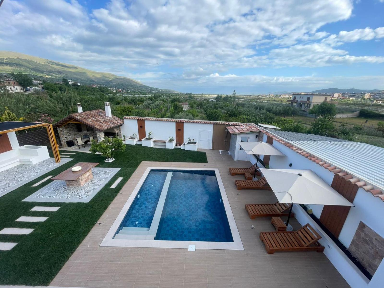 Villa Lejzo - Swimming Pool Berat Exterior photo